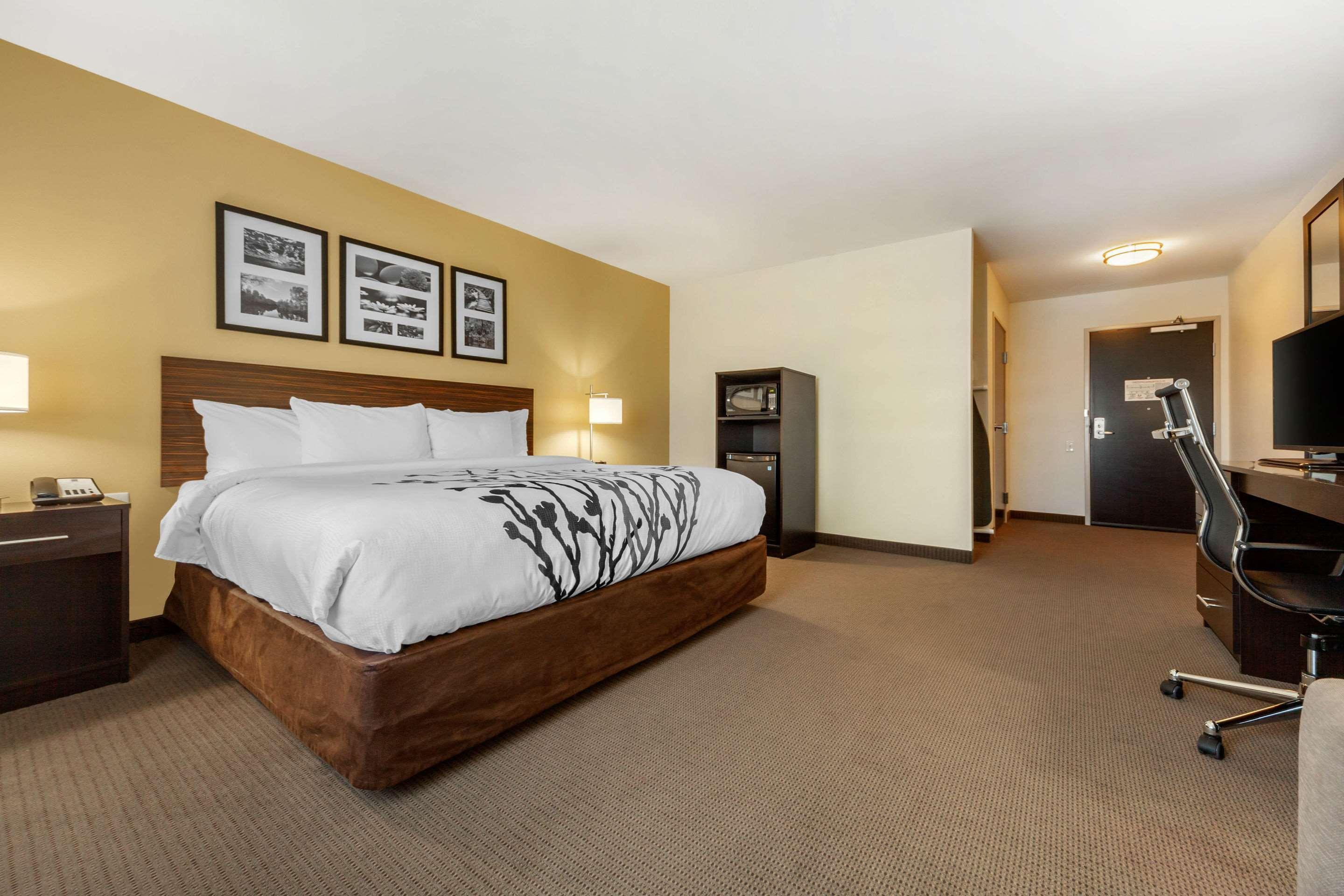 Sleep Inn & Suites Девилс-Лейк Экстерьер фото