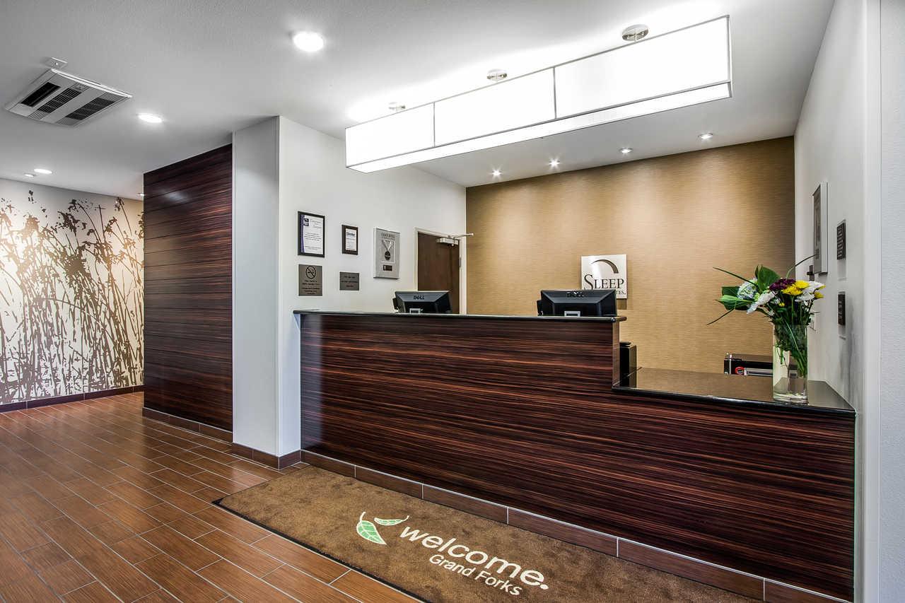 Sleep Inn & Suites Девилс-Лейк Экстерьер фото